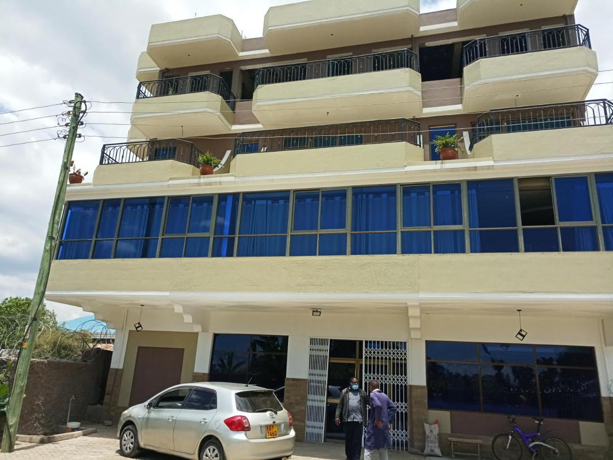 Hotel Taji Nanyuki Exterior photo