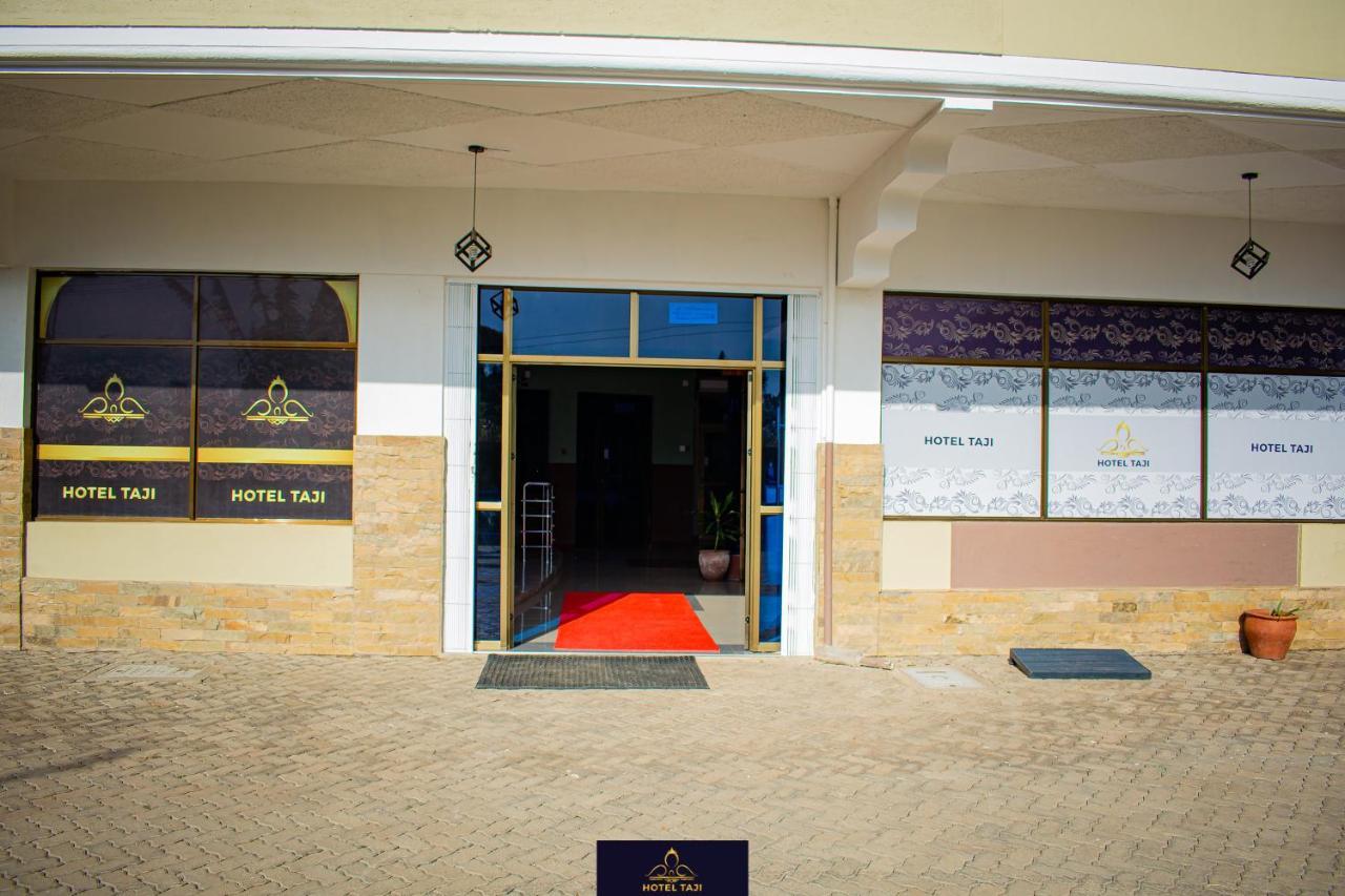Hotel Taji Nanyuki Exterior photo